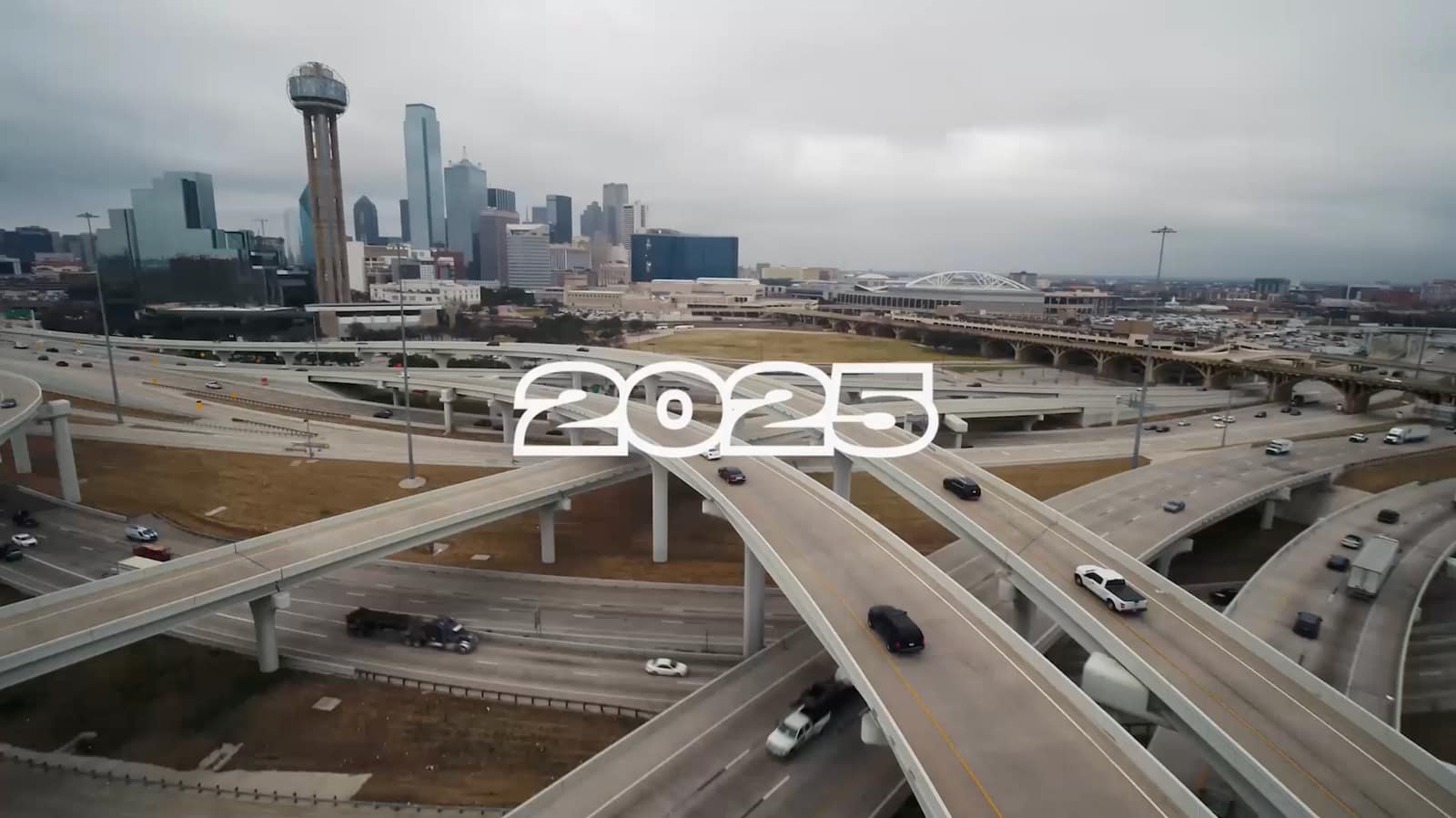 Attendees, speakers and expo floor at Workplace Ninjas US 2025 in Dallas